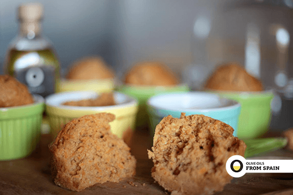 Little carrot cakes with olive oil