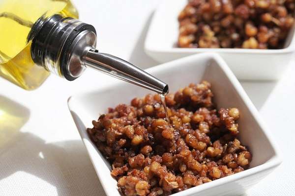 Crispy lentils with cumin seeds and olive oil