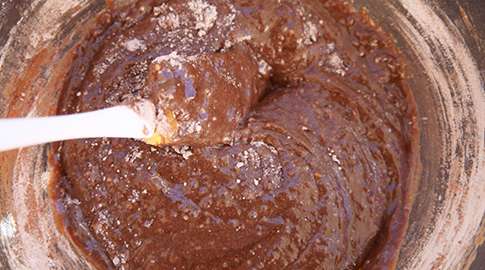 Chocolate and olive oil cakes
