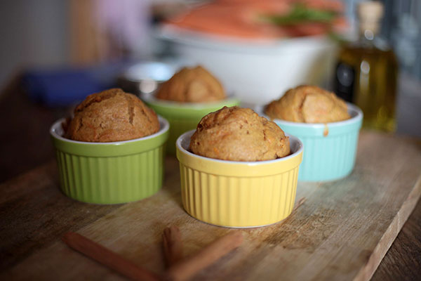 Little carrot cakes with olive oil