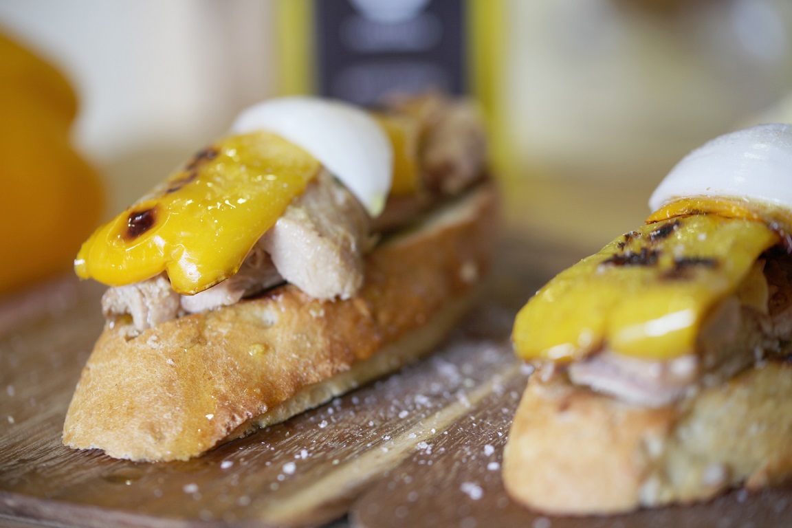 Tuna in olive oil, peppers & sweet onion toast Olive Oils from Spain